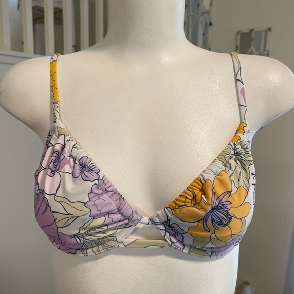 Cupshe Underwire Top & High Waist Cheeky Floral Bikini Set Size Small - Picture 4 of 9